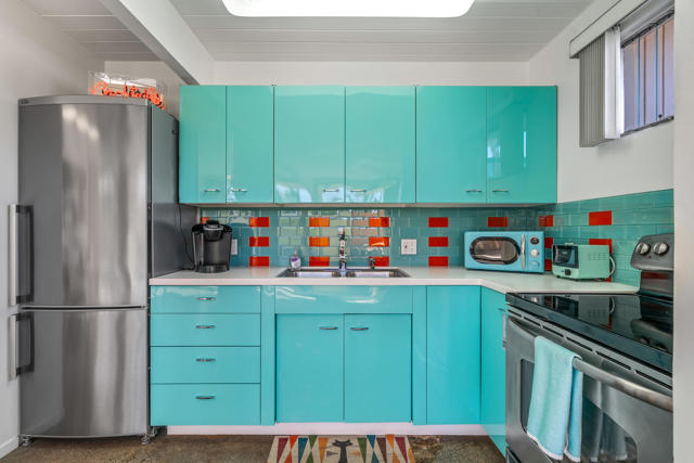 1111 E Palm Canyon Drive, Palm Springs CA: https://media.crmls.org/mediaz/133794c5-e148-4a68-97d9-eae0f567d39a.jpg