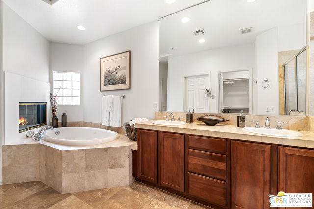 2857 Greco Court, Palm Springs CA: https://media.crmls.org/mediaz/1337cd4e-c3bb-43fd-8189-1fb3af592296.jpg