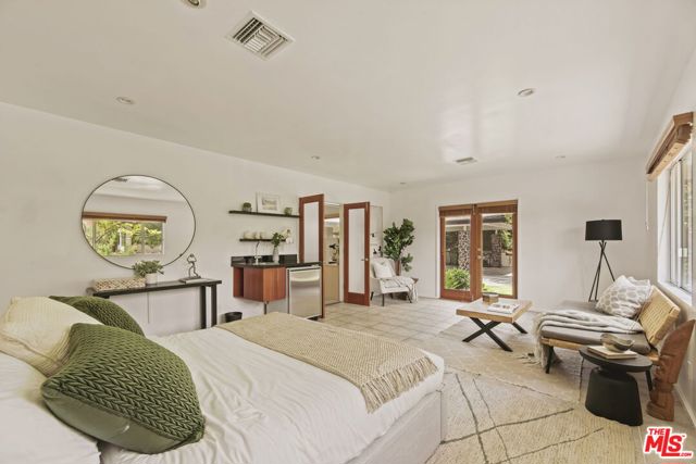 8630 Allenwood Road, Los Angeles CA: https://media.crmls.org/mediaz/13382698-2a5a-4606-ae05-38eeea62c572.jpg