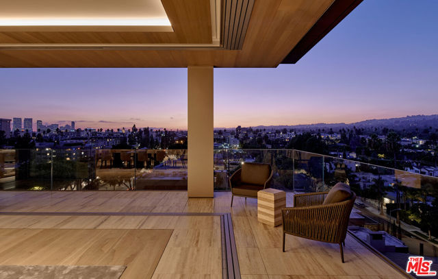 8899 Beverly Boulevard, West Hollywood CA: https://media.crmls.org/mediaz/1338e6ab-e315-49d2-832c-f71f7d5a634f.jpg