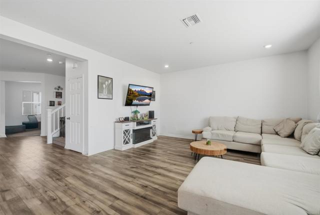 Detail Gallery Image 3 of 27 For 30847 Southend Ln, Winchester,  CA 92596 - 4 Beds | 2/1 Baths