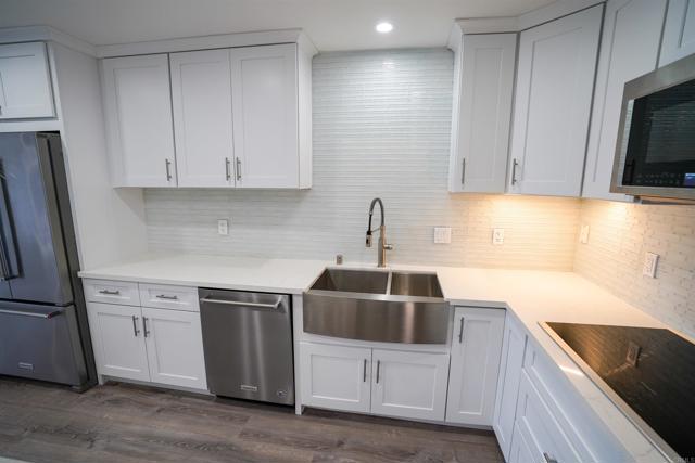 Detail Gallery Image 3 of 32 For 922 Sealane Dr #B,  Encinitas,  CA 92024 - 2 Beds | 2 Baths