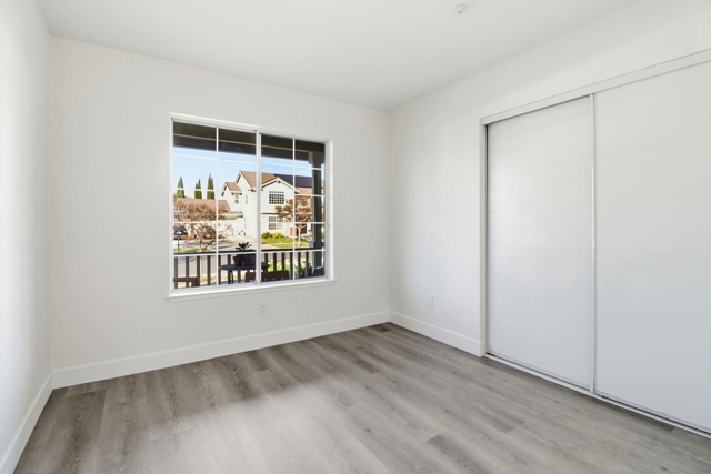 Image 15 of 30 For 6953 Foxtail Dr