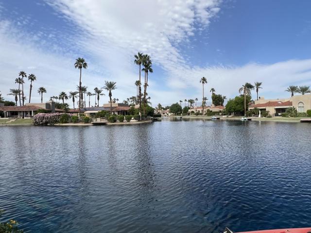 165 Lake Shore Drive, Rancho Mirage CA: https://media.crmls.org/mediaz/133bc819-f769-487f-a4da-460586fdd040.jpg