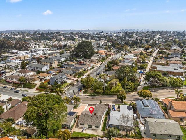 2068 Catalina, San Diego CA: https://media.crmls.org/mediaz/133beaf1-98d2-4927-b815-36167129ff74.jpg