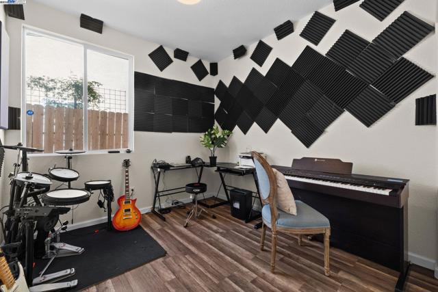 762 Rubier Way, Rio Vista CA: https://media.crmls.org/mediaz/133c1938-e2c7-4377-af59-cd4e0defb1a5.jpg