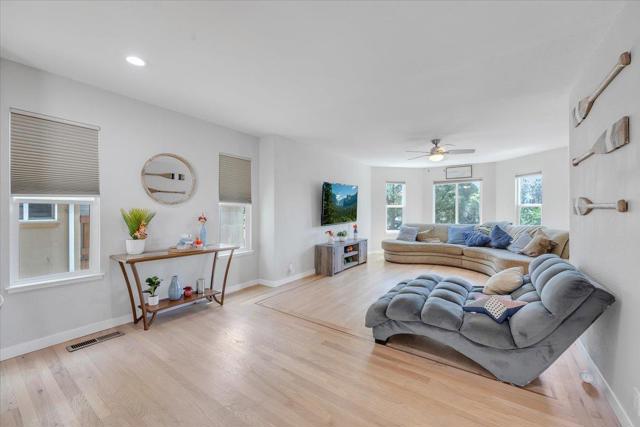 475 Sunrise Road, Copperopolis CA: https://media.crmls.org/mediaz/133c3793-f478-4c83-8df0-e48063e05912.jpg