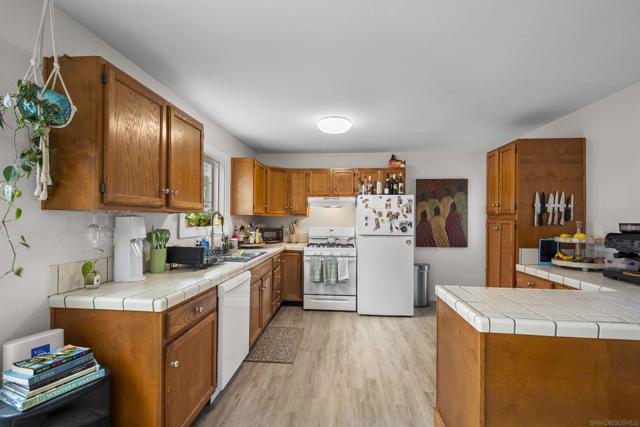 1971 Ebers Street, San Diego CA: https://media.crmls.org/mediaz/133c3fc0-9e75-46b2-a1ed-7fab0abbf441.jpg