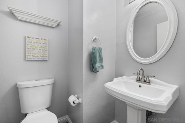 10160 Palm Glen Dr, Santee CA: https://media.crmls.org/mediaz/133c9ae1-d9c3-450e-8387-913ed8628086.jpg