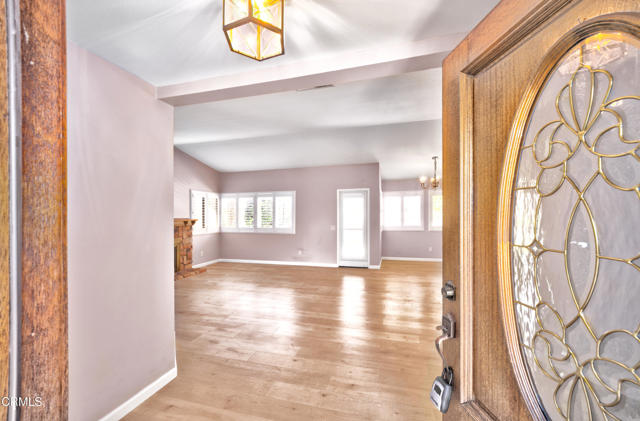 Detail Gallery Image 3 of 17 For 9085 Mccloud Dr, Ventura,  CA 93004 - 2 Beds | 2 Baths