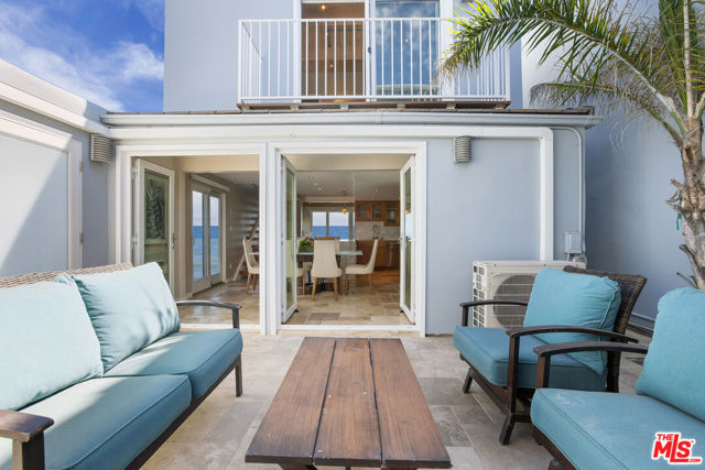 11770 Pacific Coast Highway, Malibu CA: https://media.crmls.org/mediaz/133dd244-3596-409a-a148-609f2d633e89.jpg
