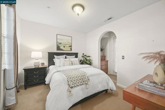 7774 Stoneleaf Rd, San Ramon CA: https://media.crmls.org/mediaz/133e31c3-d052-4e16-8f52-a3cbbf6a5fd1.jpg