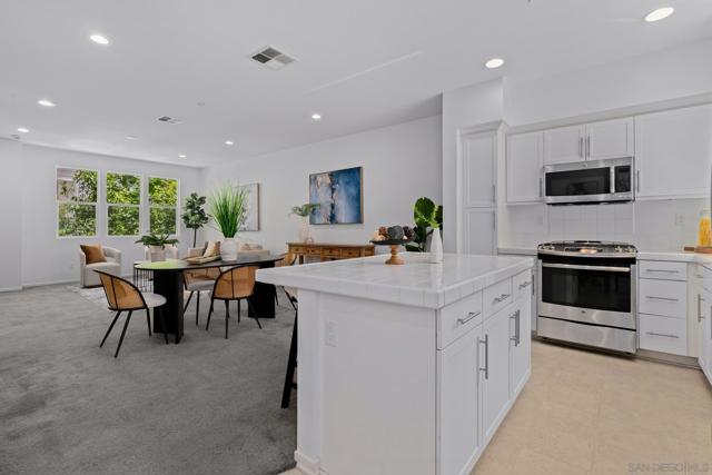 316 Antoni Glen, Escondido CA: https://media.crmls.org/mediaz/133e6fe8-276d-4018-82e2-6d5c18fbacbd.jpg