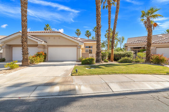 37563 Blue Sky Avenue, Palm Desert CA: https://media.crmls.org/mediaz/133eaf17-c606-4a2b-8782-7d36e5d5e7b1.jpg