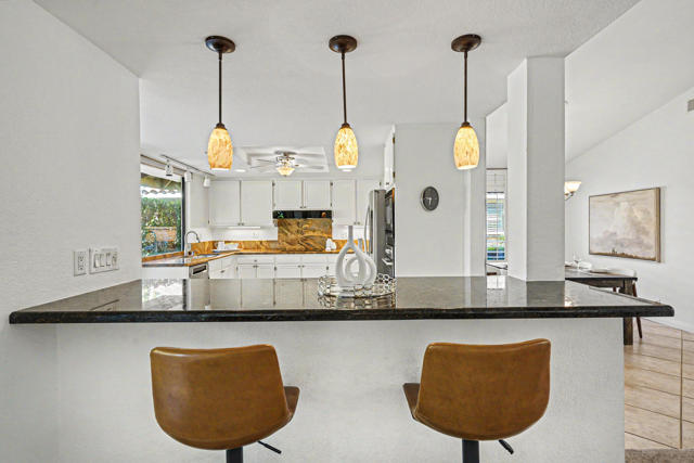 239 Santa Barbara Circle, Palm Desert, CA 92260