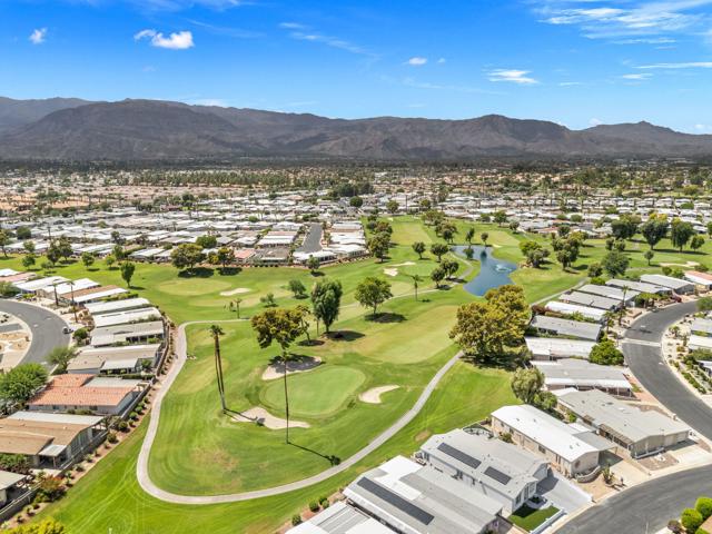 39551 Hidden Water Place, Palm Desert CA: https://media.crmls.org/mediaz/133ee1e4-471f-41fa-ab75-7d547ae12fb2.jpg