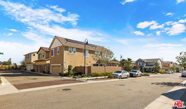 13889 Bell Way, Fontana CA: https://media.crmls.org/mediaz/133f154f-203b-4615-b29e-e3d7ab7e2822.jpg