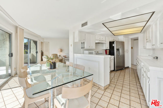 Drew Fenton | 836 S Bundy Drive Los Angeles CA | MLS: 7113379