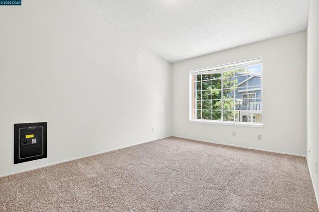 15 Glenwood, Hercules CA: https://media.crmls.org/mediaz/13415b99-09c8-4d68-a4f5-63eae1fb0ad6.jpg