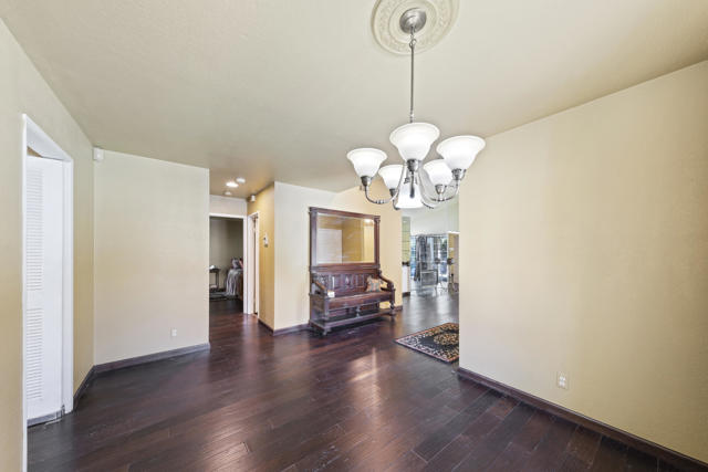 43755 Via Palma, Palm Desert CA: https://media.crmls.org/mediaz/1341a0ba-eefb-4bdd-91a8-037c95361a78.jpg