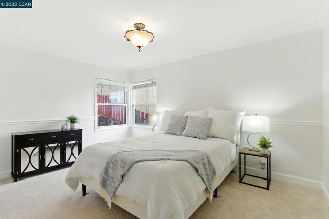 7968 Michigan Ave, Oakland CA: https://media.crmls.org/mediaz/1341f635-e420-4f46-8a76-24ba488f1b29.jpg