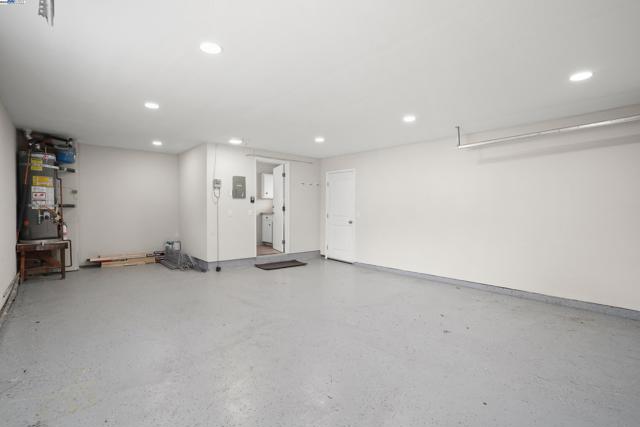 501 Amherst Ct, San Ramon CA: https://media.crmls.org/mediaz/13424b70-4280-4ca8-91b0-6ad6b1215b6e.jpg