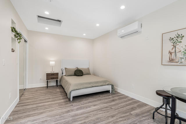 15233 Camarillo Street, Sherman Oaks CA: https://media.crmls.org/mediaz/13429c96-4e0c-4e4d-9607-e4fa695c5cbd.jpg