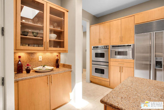 39700 Keenan Drive, Rancho Mirage CA: https://media.crmls.org/mediaz/1342bd0b-2092-4271-a25c-117506edfb12.jpg