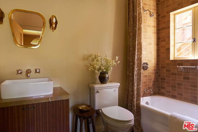 Image 17 of 35 For 1960 Escarpa Drive