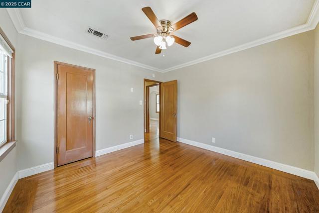 3832 33rd St, Sacramento CA: https://media.crmls.org/mediaz/134498a9-1722-4abe-badf-f4fce6fea39e.jpg