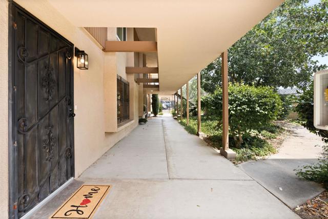 540 Oakdale Ln, El Cajon CA: https://media.crmls.org/mediaz/1344e1ac-5d96-4fcc-b006-417c7d287150.jpg