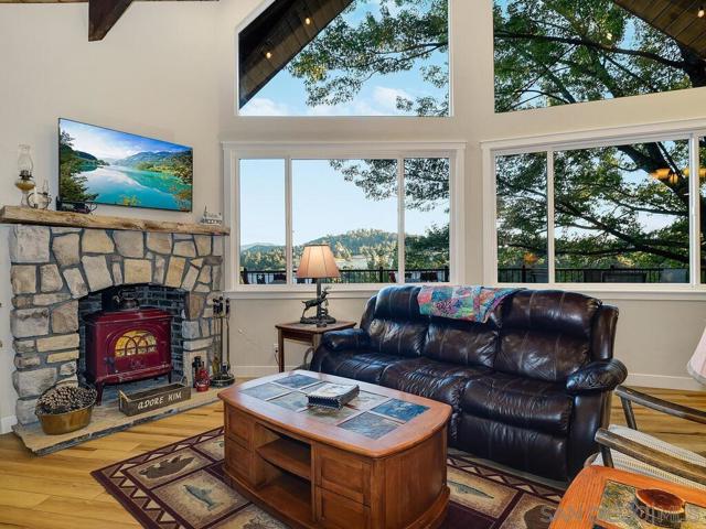 1209 Farmer Road, Julian CA: https://media.crmls.org/mediaz/134507cf-5aef-4999-a9b9-d5a272e448d8.jpg