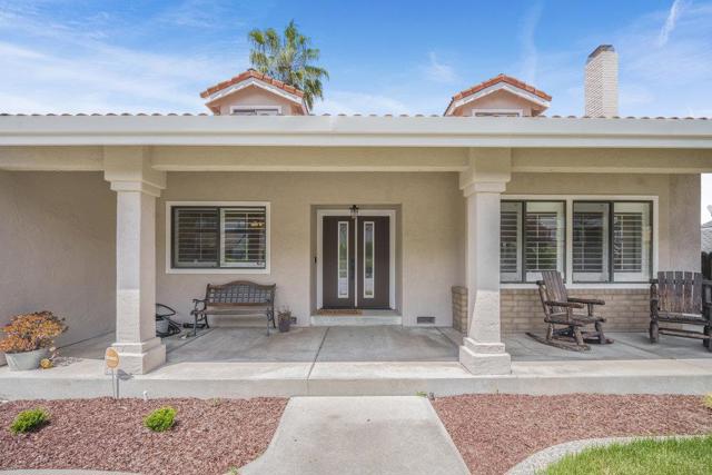 1711 Mantelli Drive, Gilroy CA: https://media.crmls.org/mediaz/13463a1b-dd30-4858-98d7-1fe23d2599c8.jpg