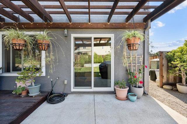 2421 Valley View Road, Hollister CA: https://media.crmls.org/mediaz/1346e5e6-62a1-4fe7-ad9c-10f4c6f3c644.jpg