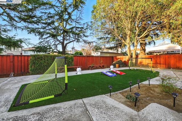 30456 Hoylake St, Hayward CA: https://media.crmls.org/mediaz/1347034d-5750-43c2-a0d0-3953d8cb5c63.jpg