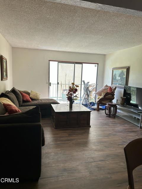 5460 White Oak Avenue, Encino CA: https://media.crmls.org/mediaz/13473c44-7876-4dc0-9ccb-091553d8296f.jpg
