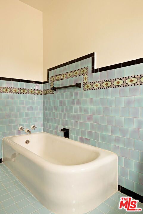 857 South Curson Avenue photo 24