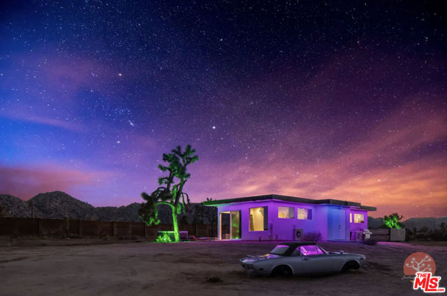 5256 William S Hart Road, Pioneertown CA: https://media.crmls.org/mediaz/1348eb9e-1bc6-4def-abdc-c209f52dce32.jpg