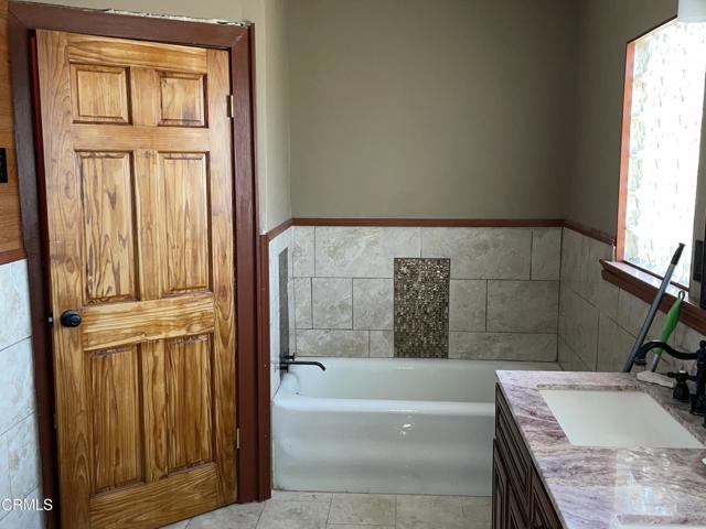 470 W 17th Street, San Bernardino CA: https://media.crmls.org/mediaz/13491634-dff8-4e84-a7a4-9e4b102e77d8.jpg