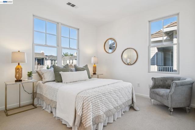 220 Hollister Avenue, Alameda CA: https://media.crmls.org/mediaz/1349416c-f8f6-410e-b8b1-953d6e1547dd.jpg