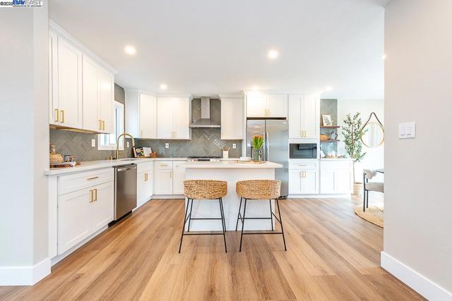 41327 Erma Ave, Fremont CA: https://media.crmls.org/mediaz/134963d4-9594-49ae-bec0-b6df3deb8bd2.jpg