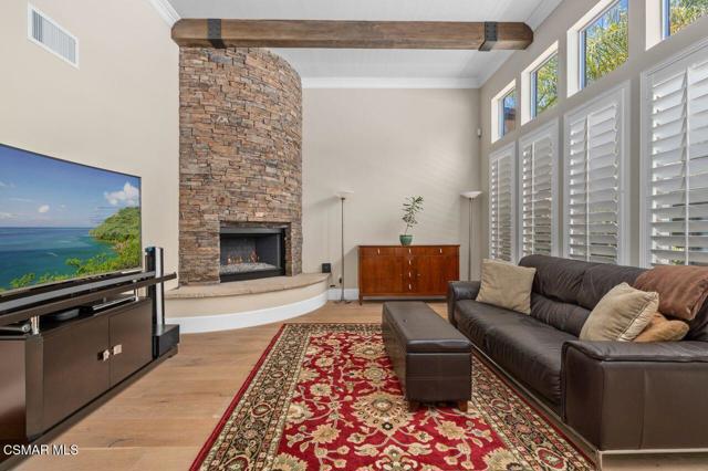 2427 Springbrook Street, Thousand Oaks CA: https://media.crmls.org/mediaz/13496b32-ce5e-46f6-ba0c-ffc0b3eda9e4.jpg