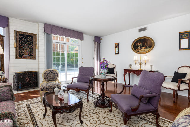 848 S ORANGE GROVE Boulevard, Pasadena CA: https://media.crmls.org/mediaz/134a1853-fd5c-4e98-9d1e-eadb0ff1ef9b.jpg