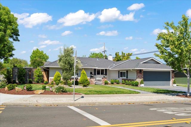 2991 Gardendale Drive, San Jose CA: https://media.crmls.org/mediaz/134a90b6-180d-4178-b9d0-52e12d3ff29a.jpg