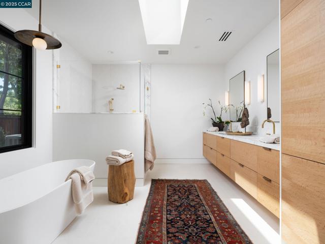 3364 Las Huertas Rd, Lafayette CA: https://media.crmls.org/mediaz/134aa402-c6d2-420b-8043-b1b1eada4f5b.jpg