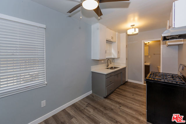 1430 Chestnut Avenue, Long Beach CA: https://media.crmls.org/mediaz/134ac897-6191-4e06-a93f-b9caa8a8d405.jpg