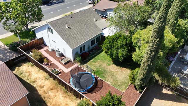 771 Hagemann Dr, Livermore CA: https://media.crmls.org/mediaz/134b2336-0d73-4fdc-a69d-dceea8d0898e.jpg