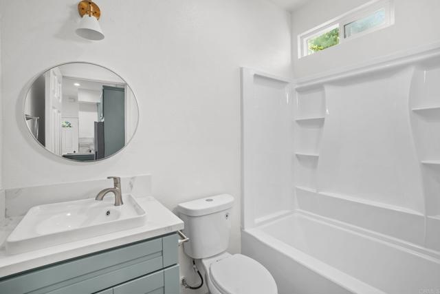 Detail Gallery Image 6 of 10 For 2918 Anaheim St, Escondido,  CA 92025 - 3 Beds | 2 Baths