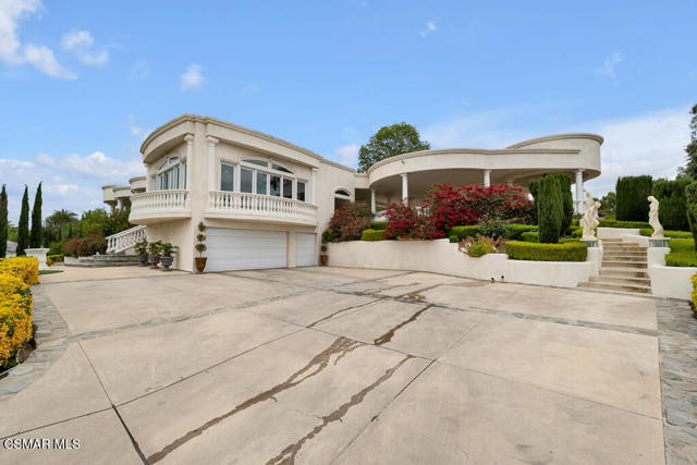 932 Rosario Drive, Thousand Oaks CA: https://media.crmls.org/mediaz/134b2d49-1086-46d5-a635-f96747fce0d6.jpg