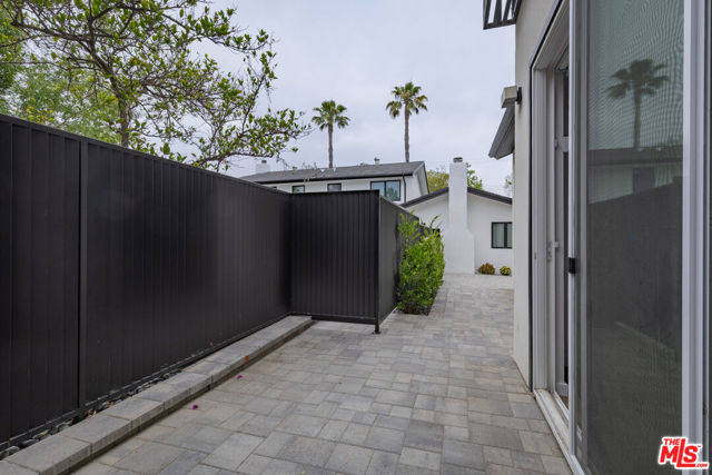24042 Killion Street, Woodland Hills CA: https://media.crmls.org/mediaz/134b6db0-84ce-4ffb-9ffb-a8dd30f494a9.jpg